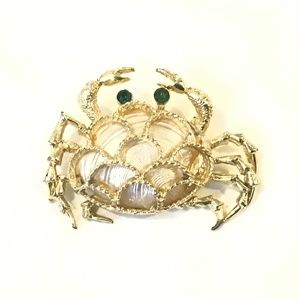 Signed Gerry's Gold Tone Crab Pin/Brooch w/Green Rhinestone Eyes 2" Wide
